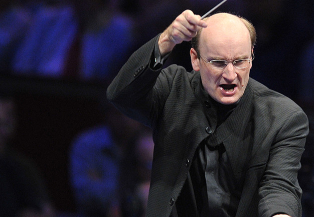 Man conducting. Photo.